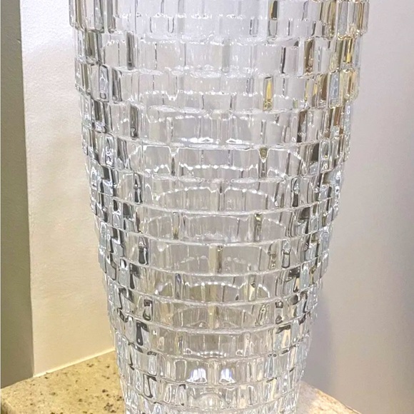 NWT- Mikasa Vase 11.8” - Picture 3 of 3